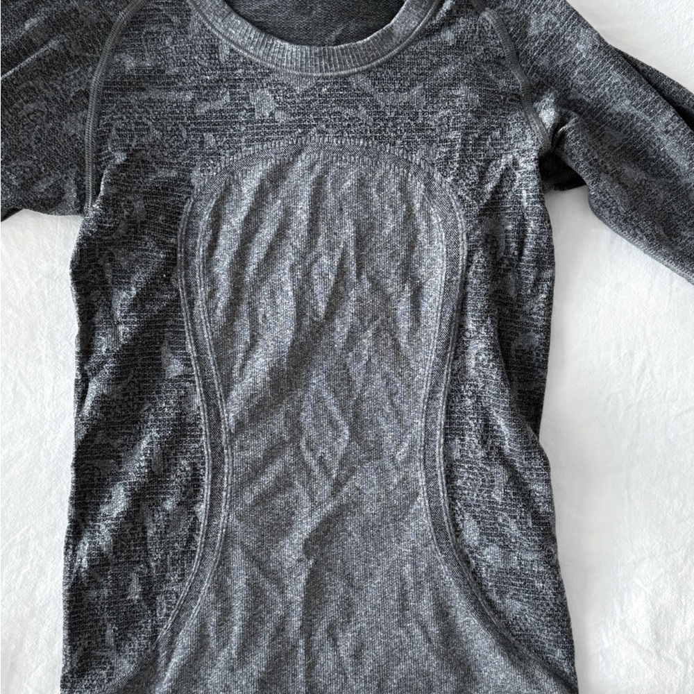 lululemon athletica Gray Long Sleeve Top